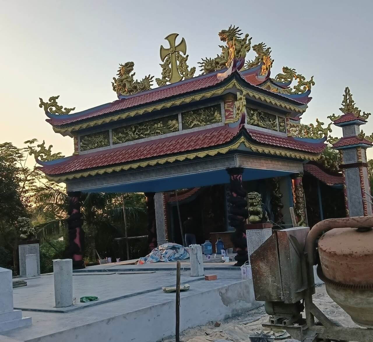 Phù điêu xi măng lăng mộ 6