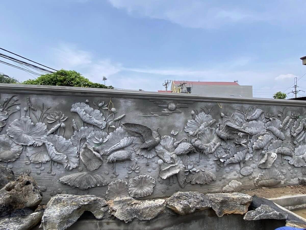 Thi công tranh sen hạc xi măng 5